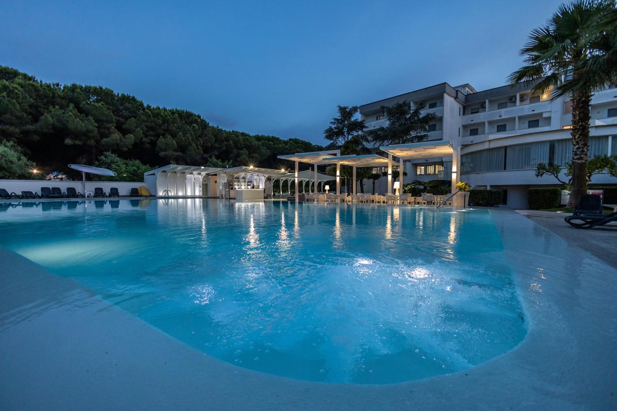 Hotel Le Palme بييسْتوم المظهر الخارجي الصورة