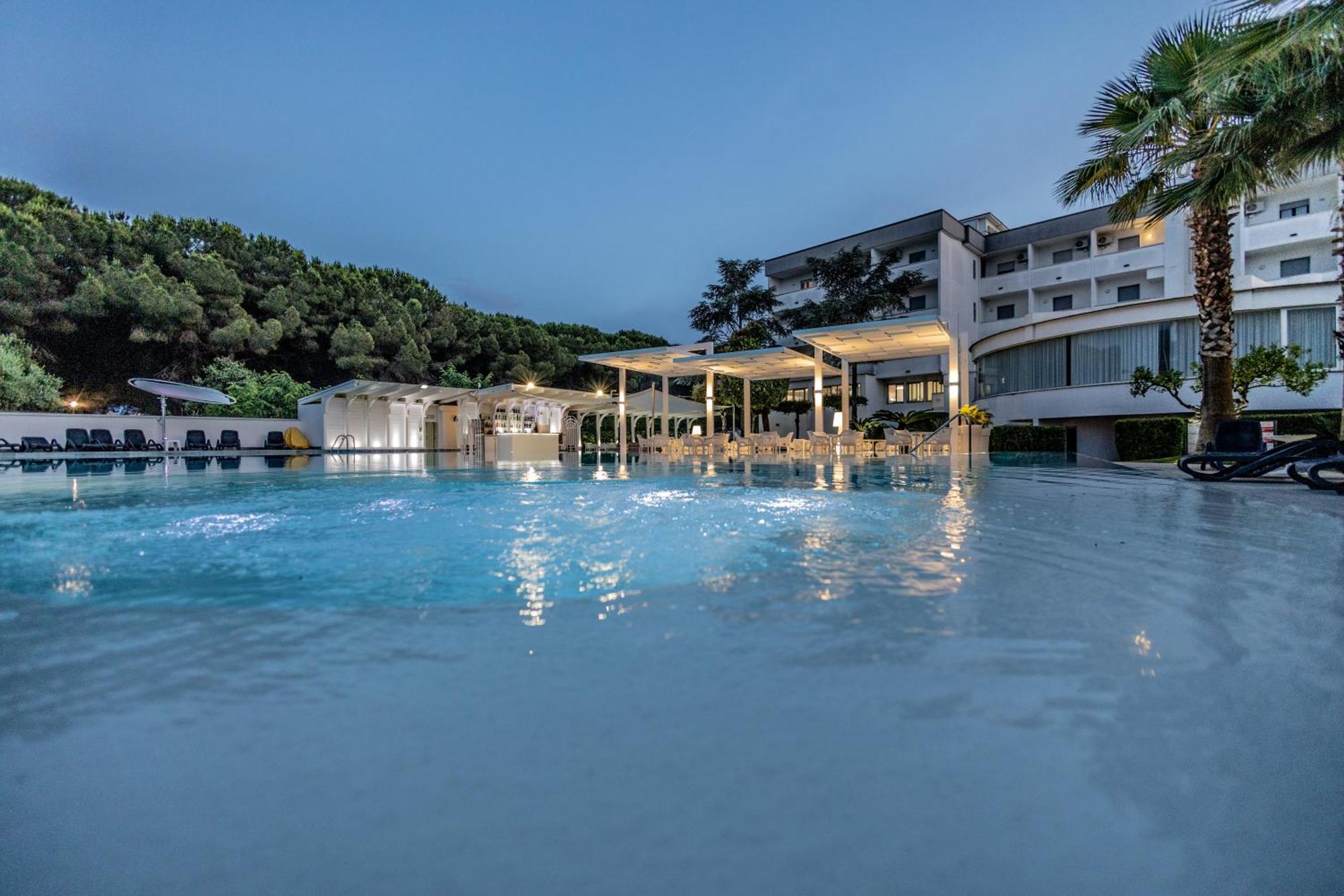 Hotel Le Palme بييسْتوم المظهر الخارجي الصورة