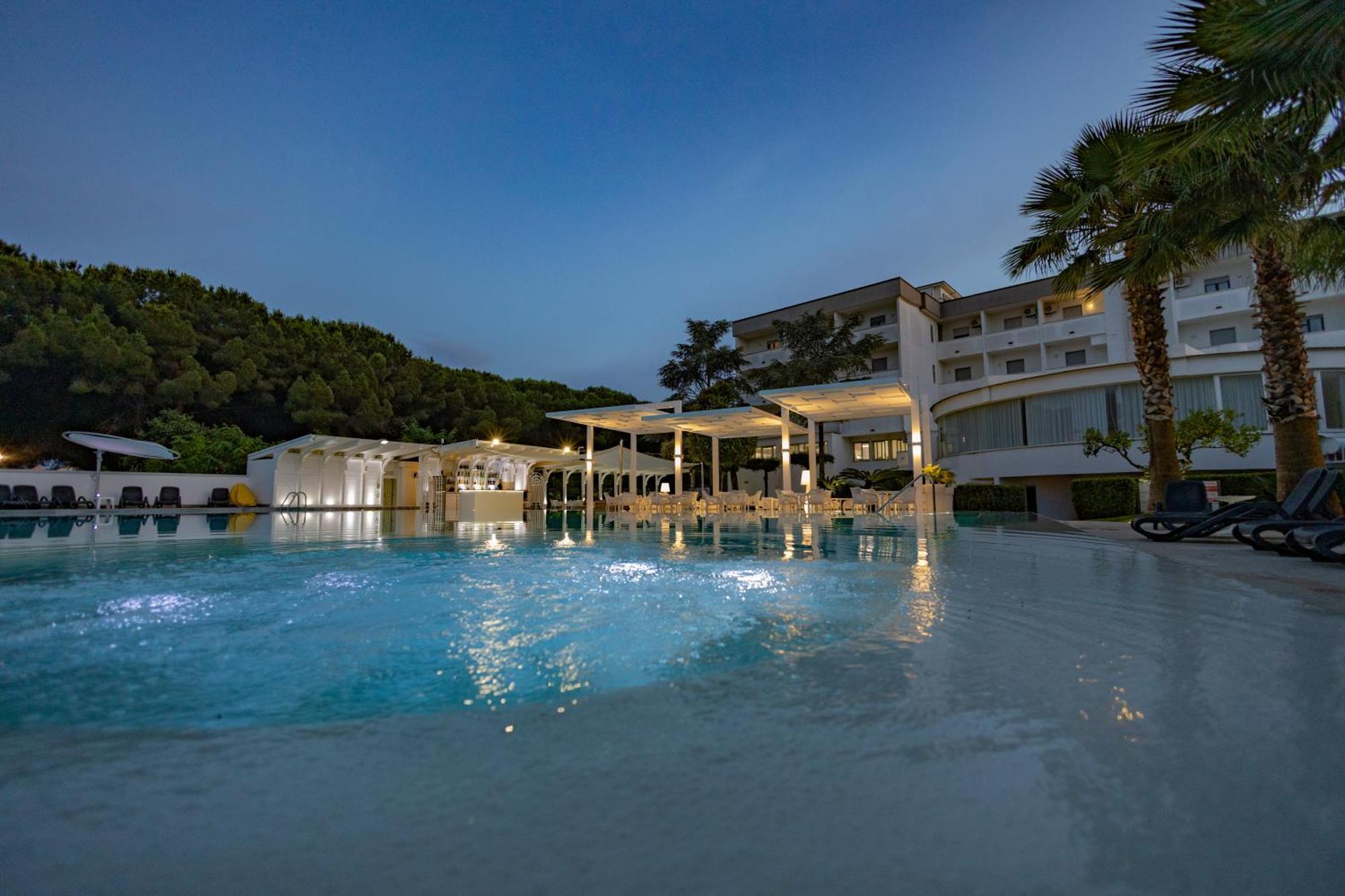 Hotel Le Palme بييسْتوم المظهر الخارجي الصورة