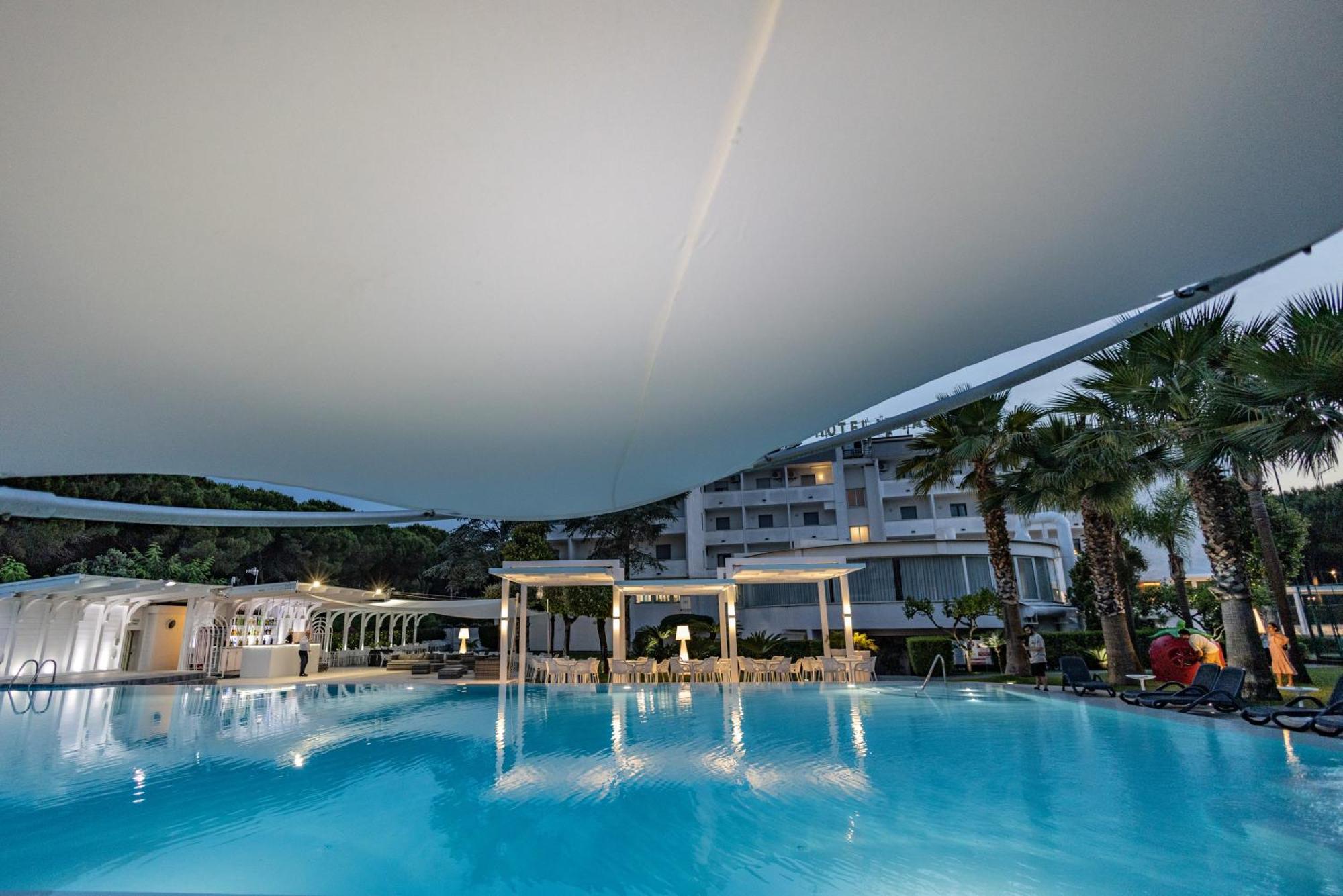 Hotel Le Palme بييسْتوم المظهر الخارجي الصورة